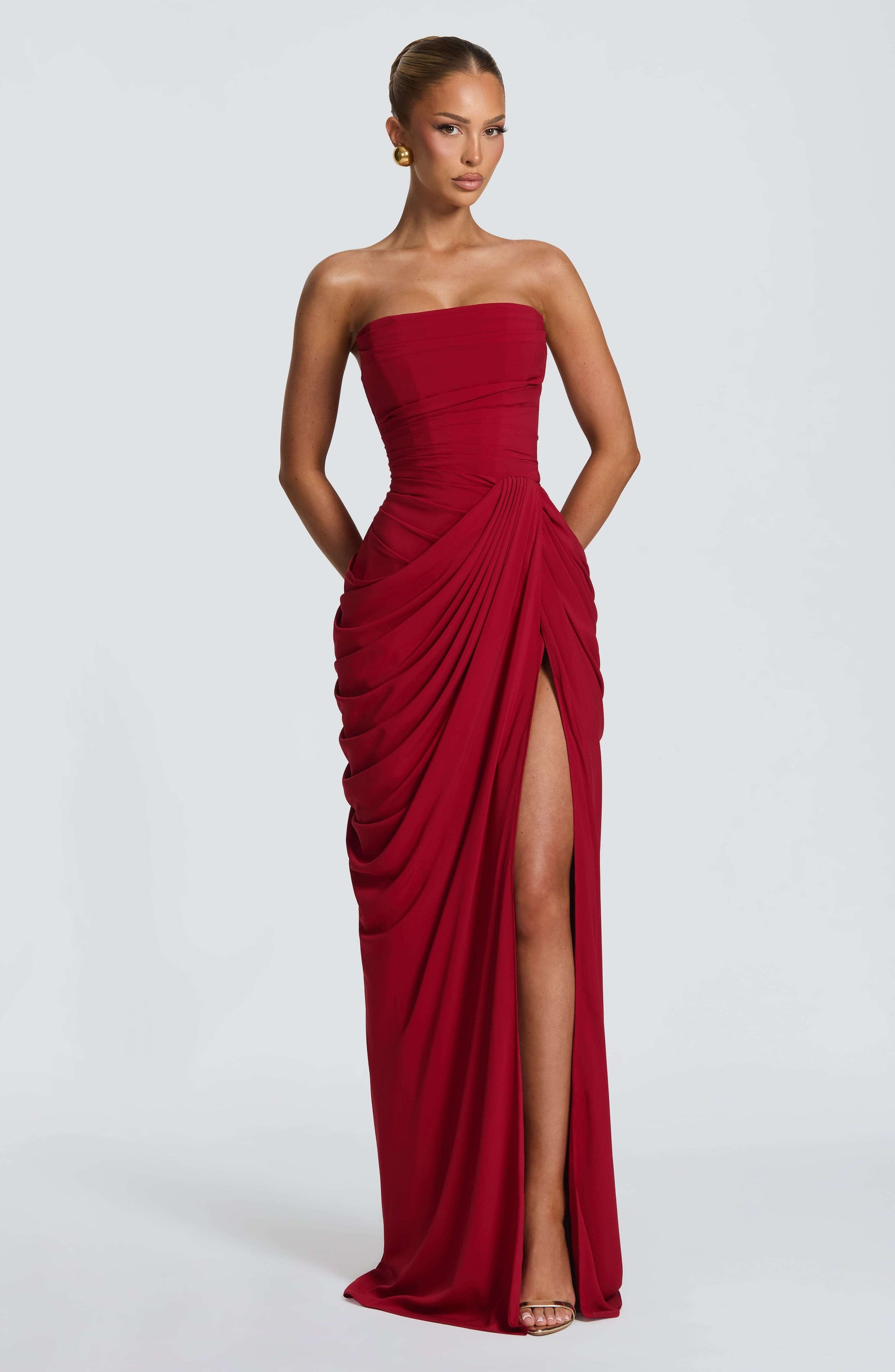 Cyra Maxi Dress - Deep Red Ryvelle