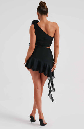 Daina Mini Skirt - Black Ryvelle