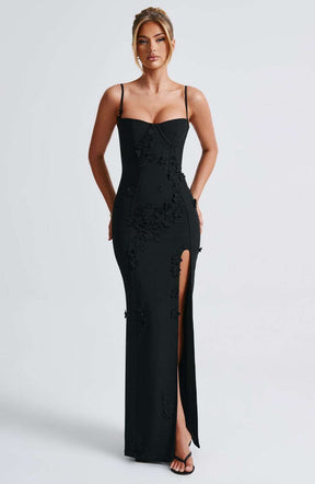 Dalary Maxi Dress - Black Lined Ryvelle