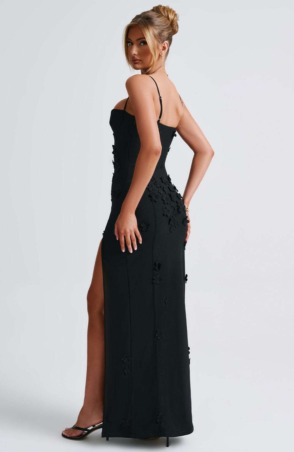Dalary Maxi Dress - Black Lined Ryvelle