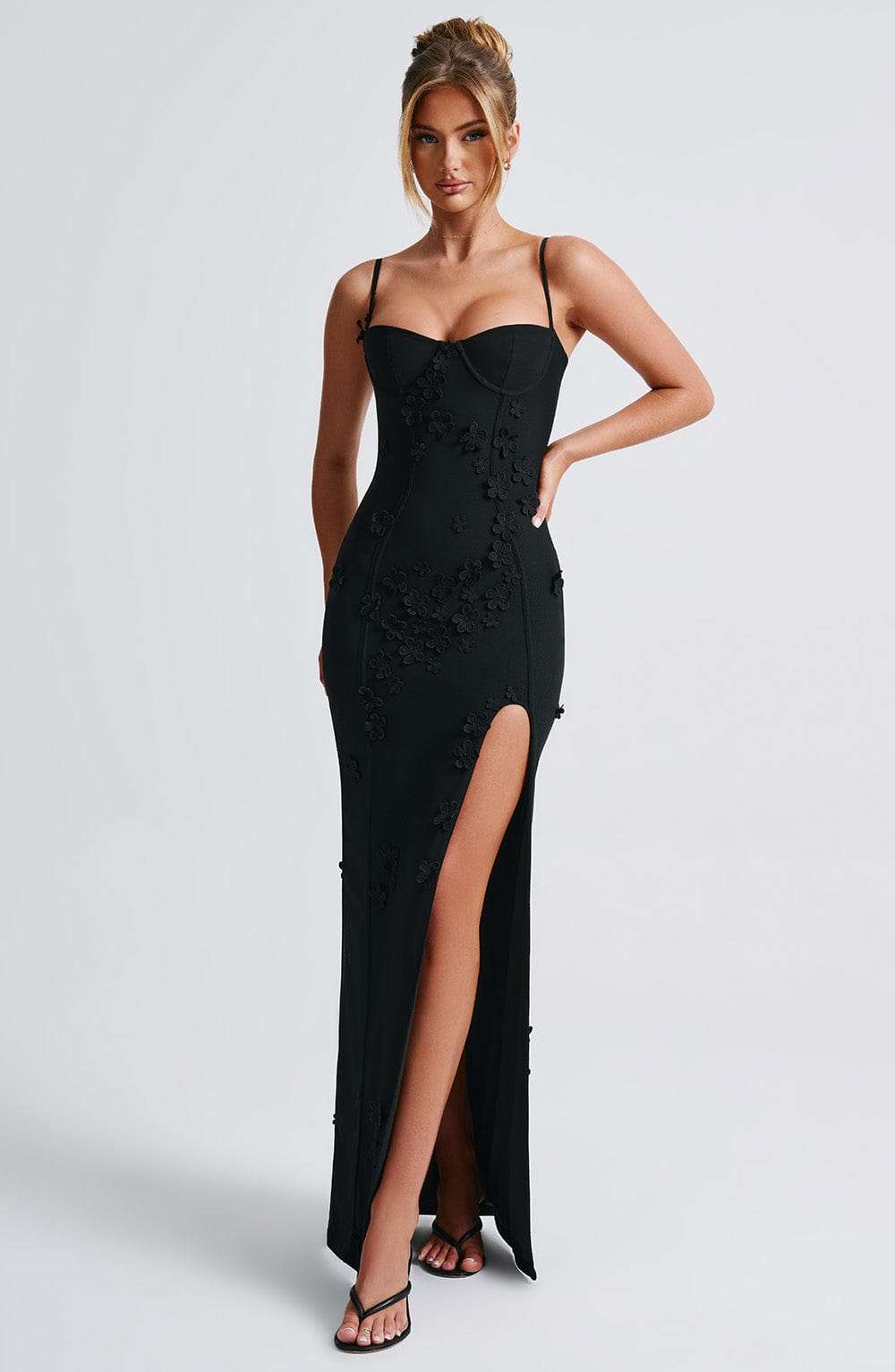 Dalary Maxi Dress - Black Lined Ryvelle
