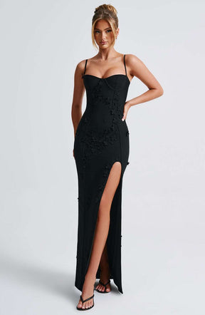 Dalary Maxi Dress - Black Lined Ryvelle