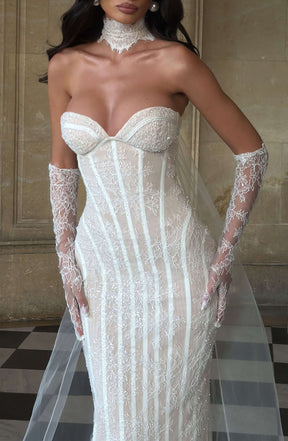 Ellie Lace Neck Veil - Ivory Ryvelle
