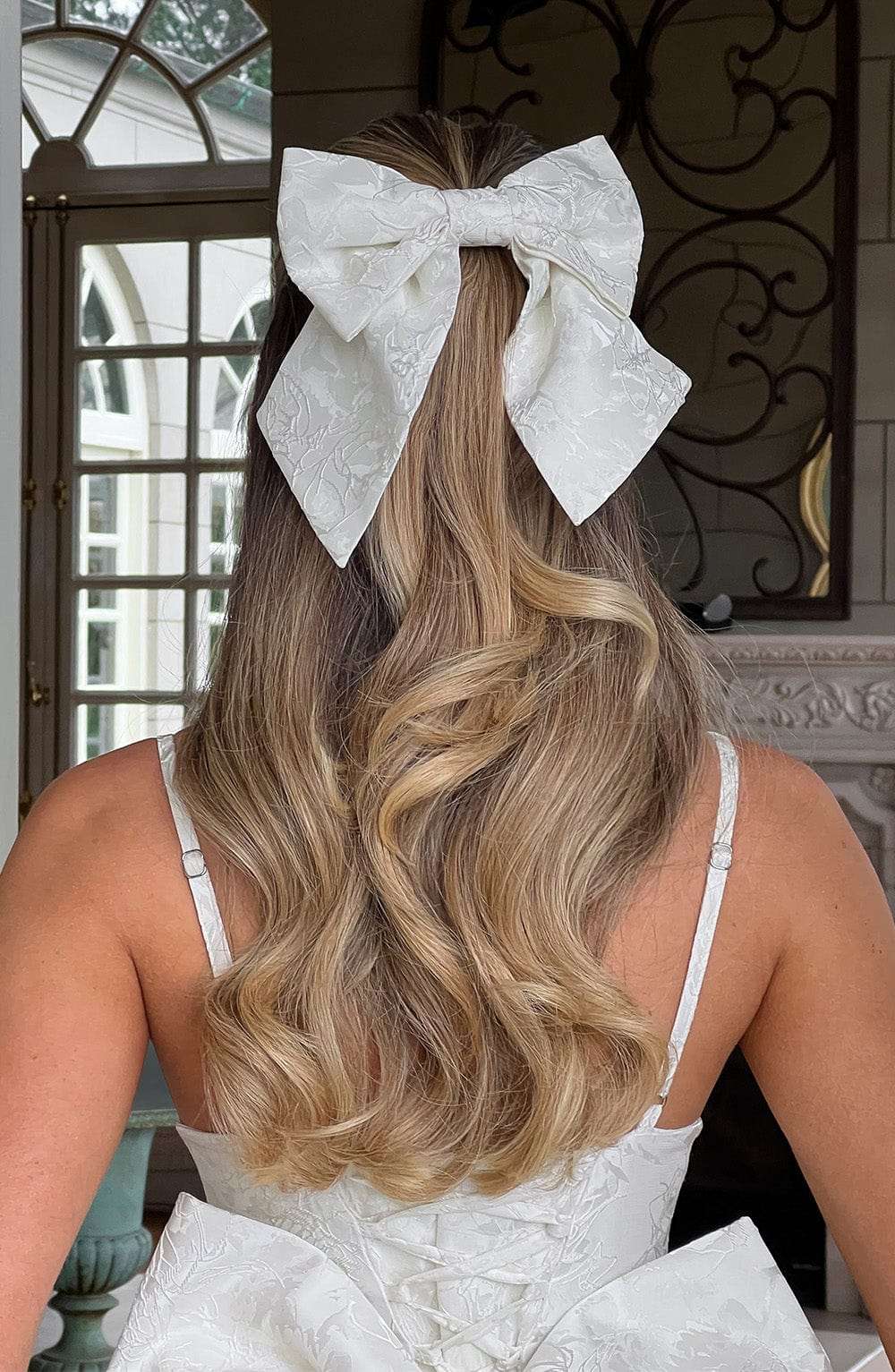 Elsa Bow - Ivory Ryvelle