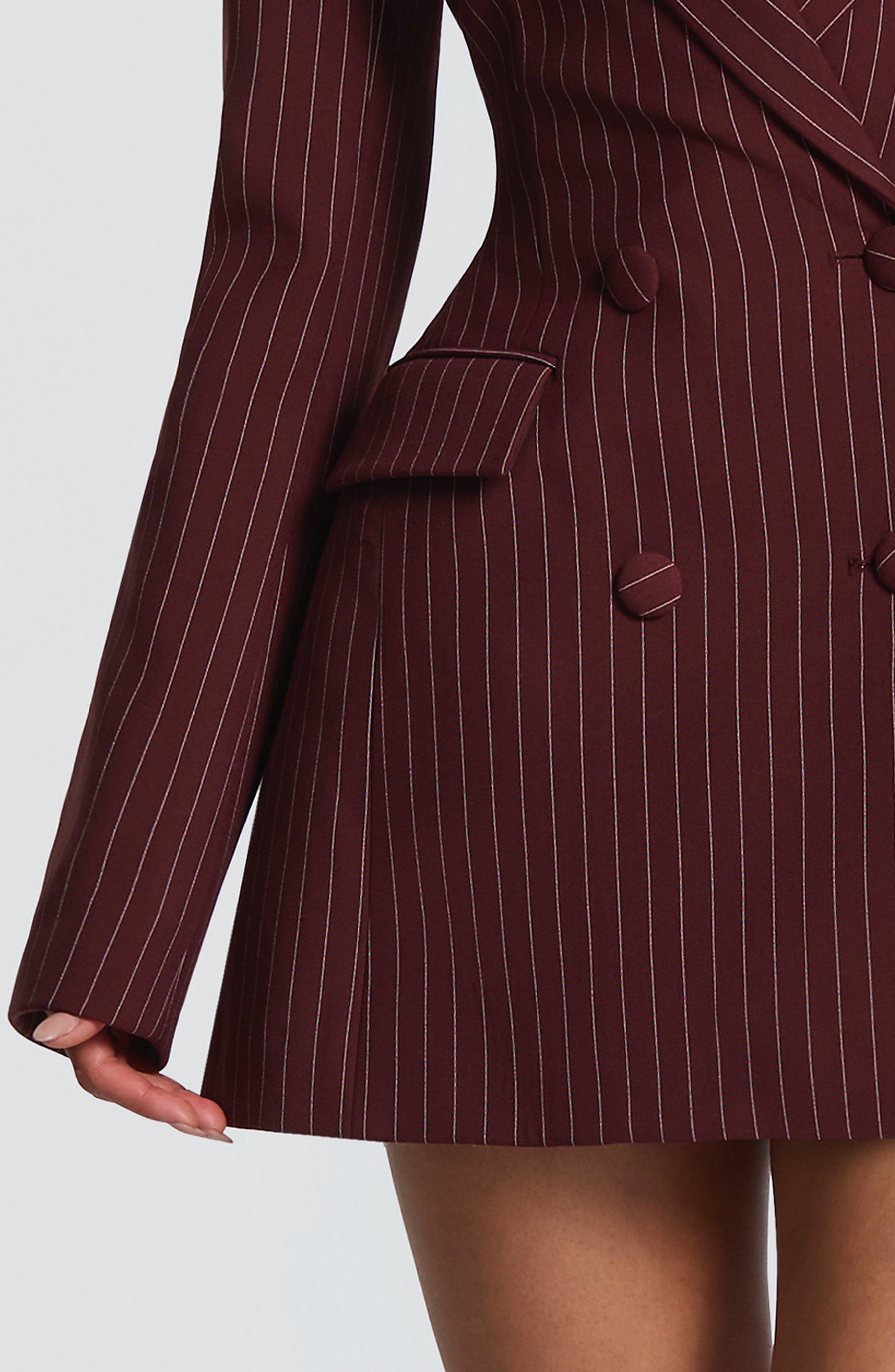 Elvira Minikleid – Burgunderrot Nadelstreifen
