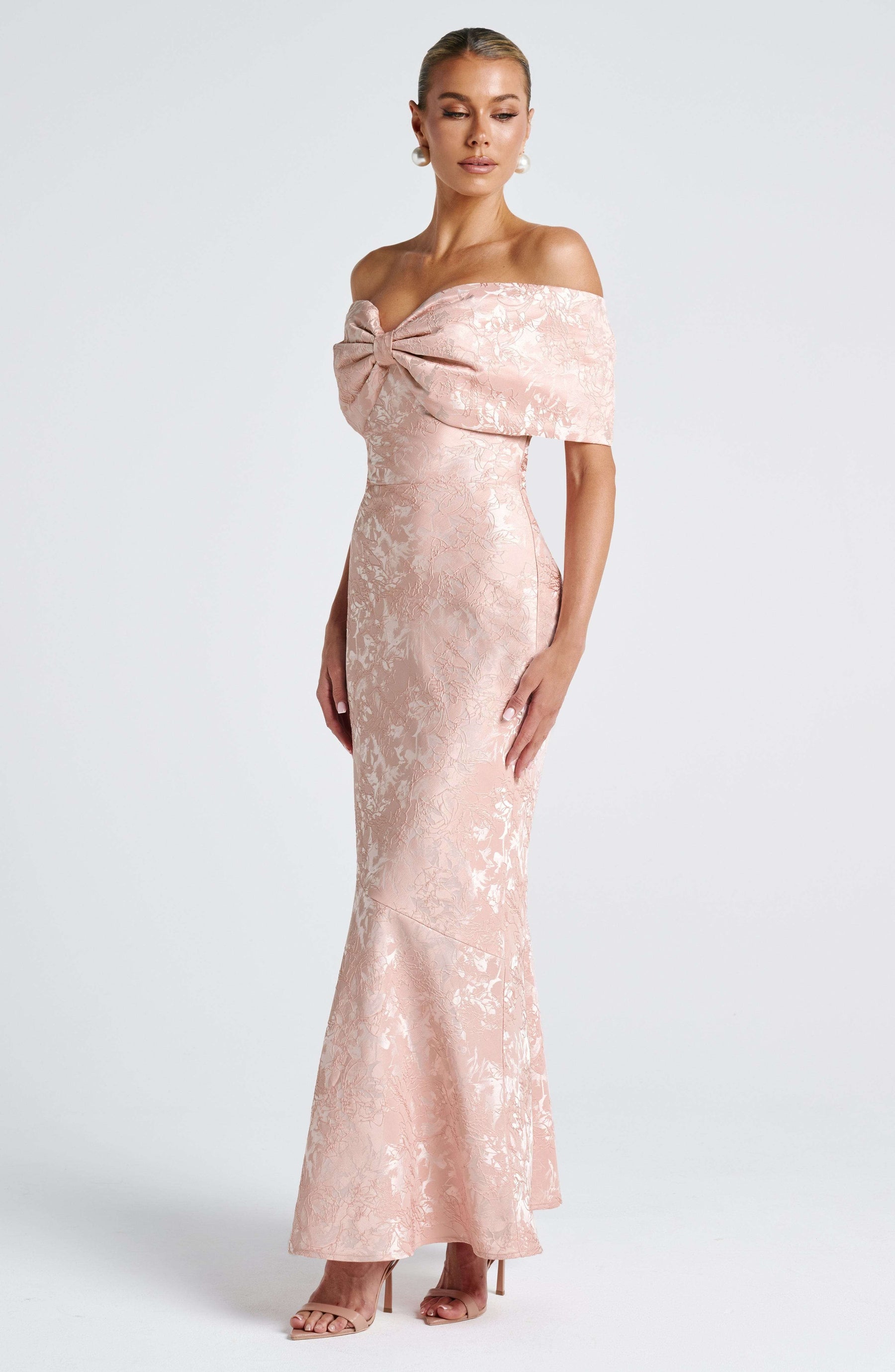 Emberly Maxi Dress - Soft Peach Ryvelle