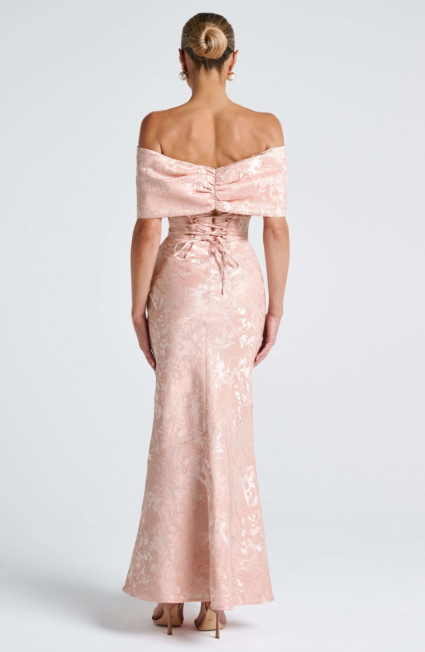 Emberly Maxi Dress - Soft Peach Ryvelle
