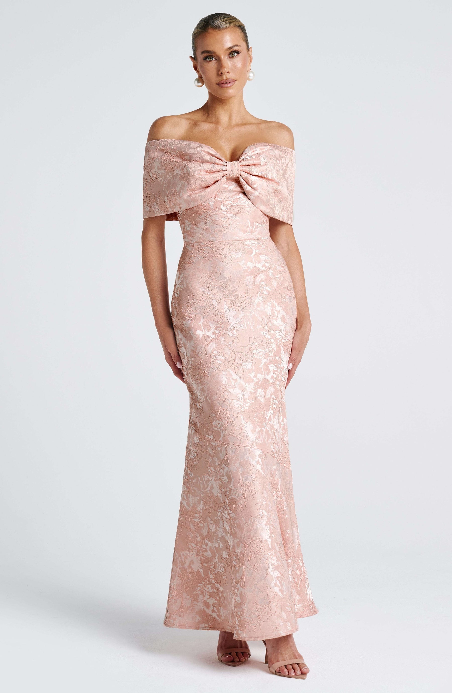 Emberly Maxi Dress - Soft Peach Ryvelle
