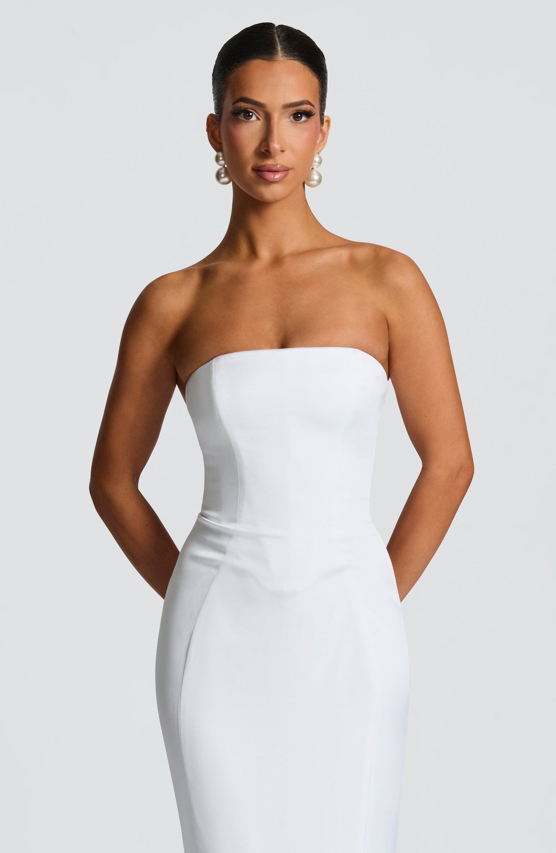 Emryn Gown - Ivory Ryvelle