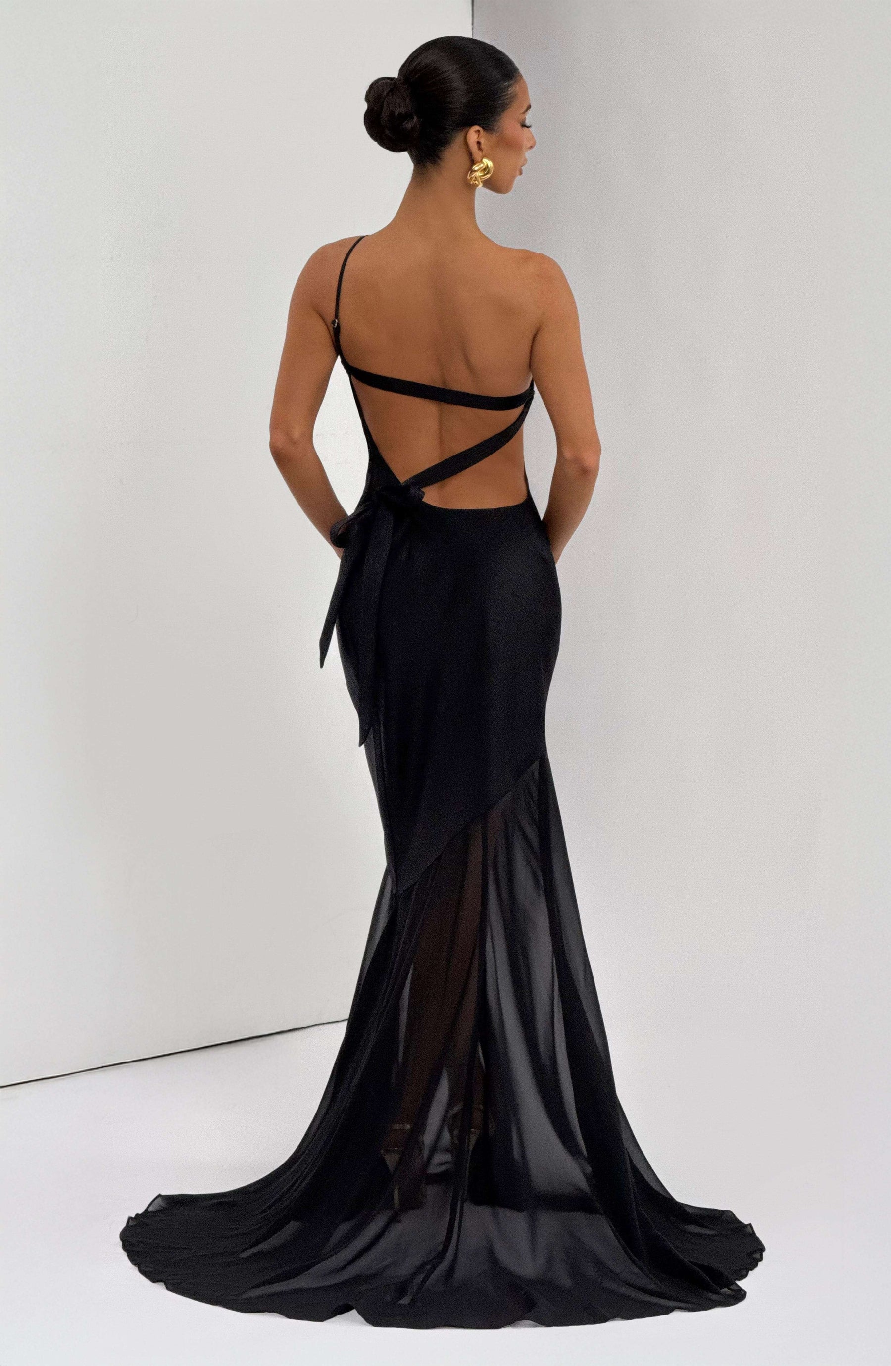 Fable Gown - Black Ryvelle