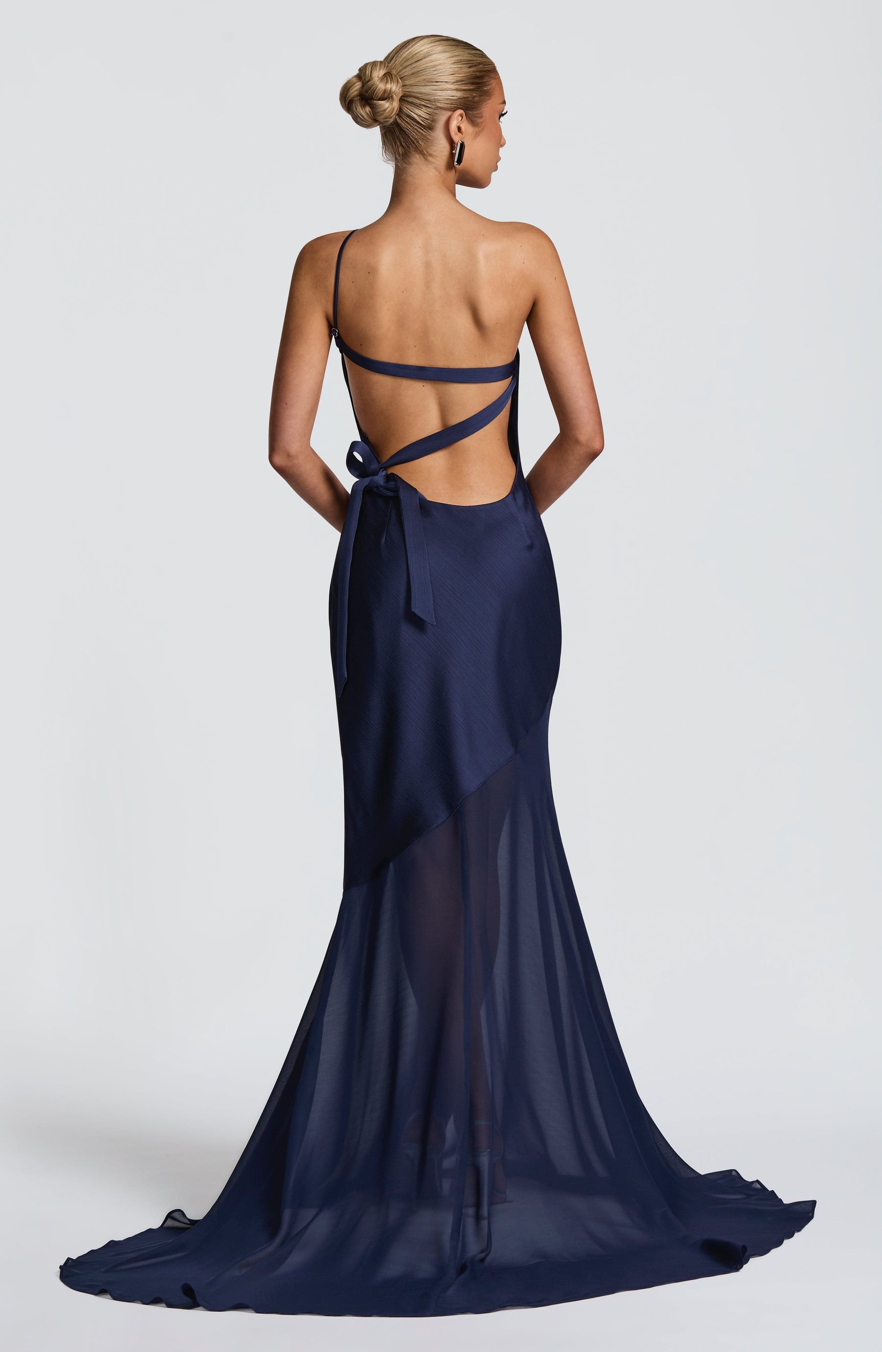 Fable Gown - Navy Ryvelle