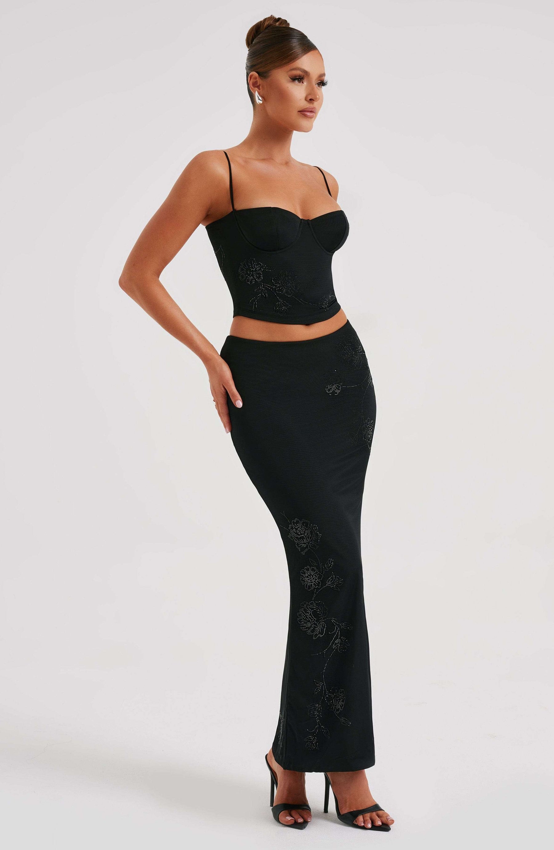 Izi Maxi Skirt - Black Ryvelle