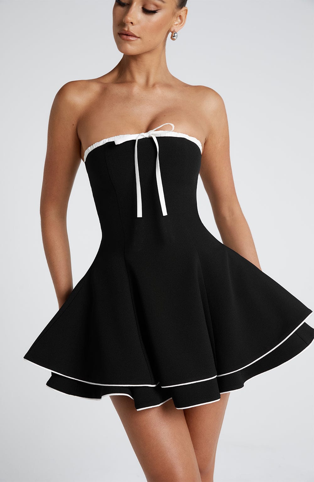 Juno Minikleid – Schwarz/Weiß