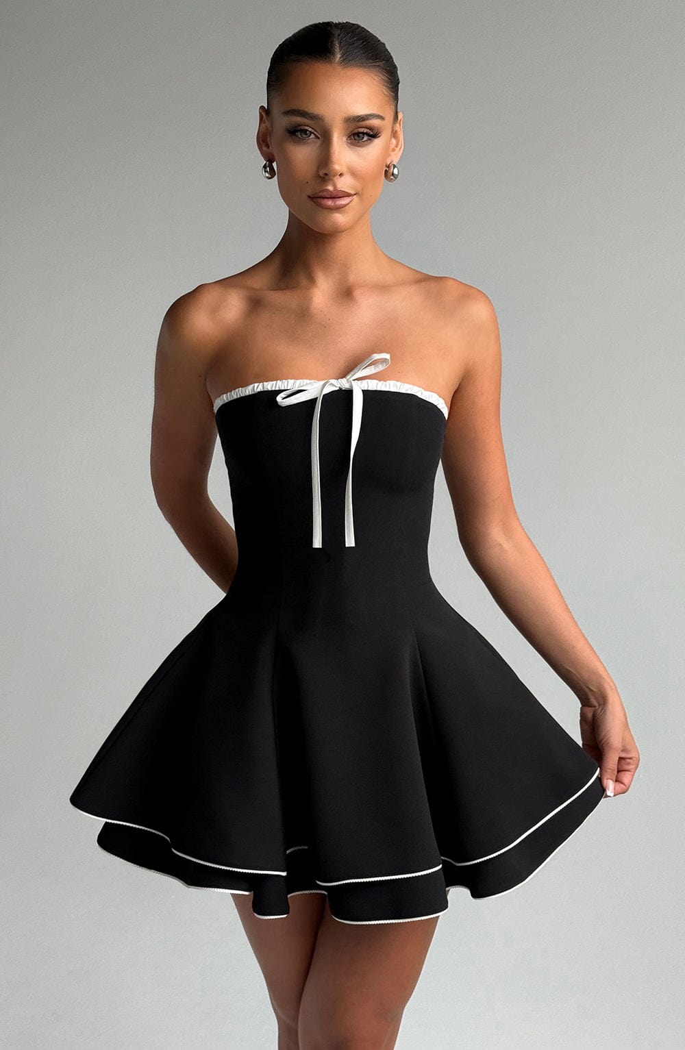 Juno Minikleid – Schwarz/Weiß