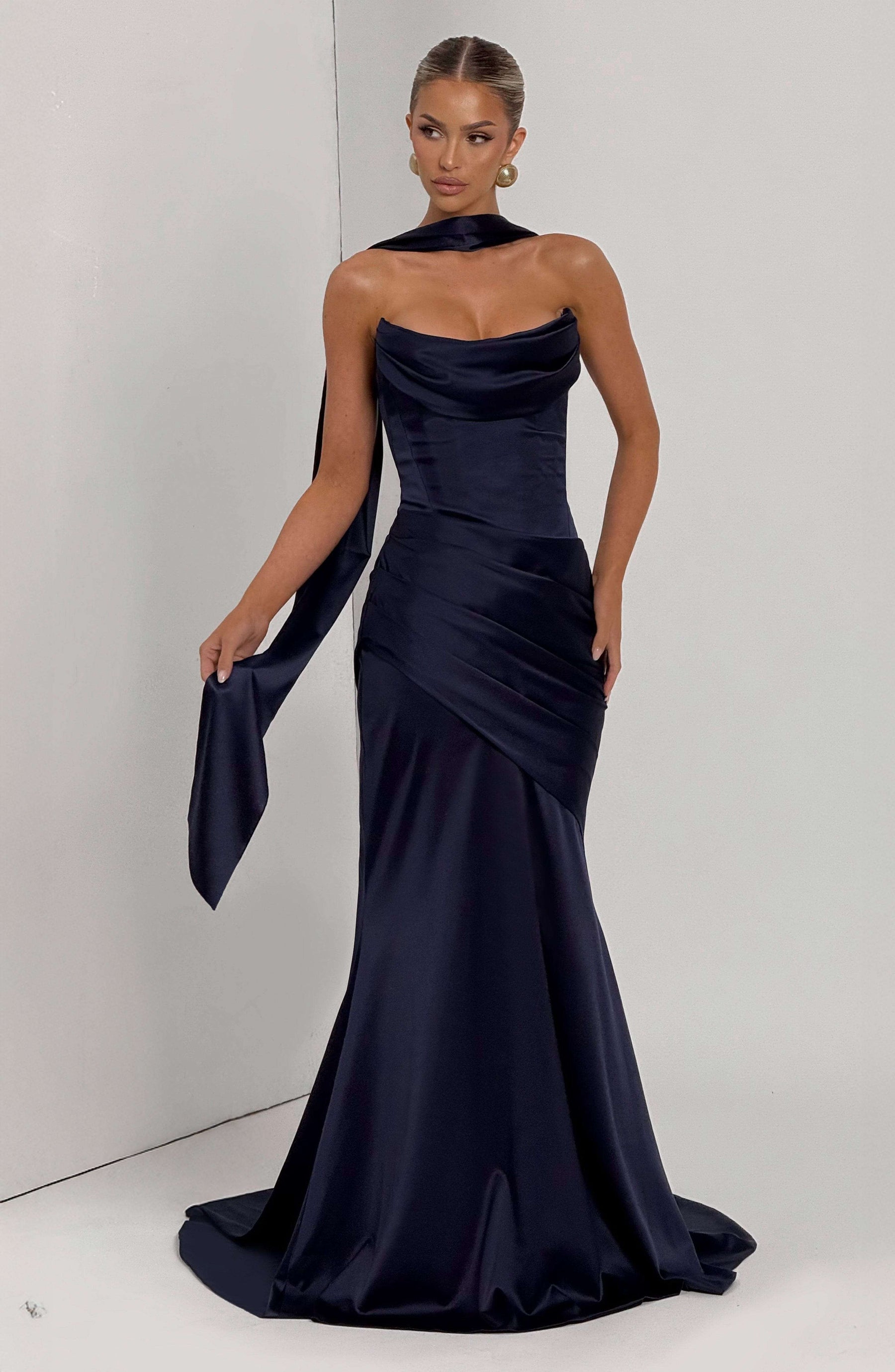 Kensington Maxi Dress - Navy Ryvelle