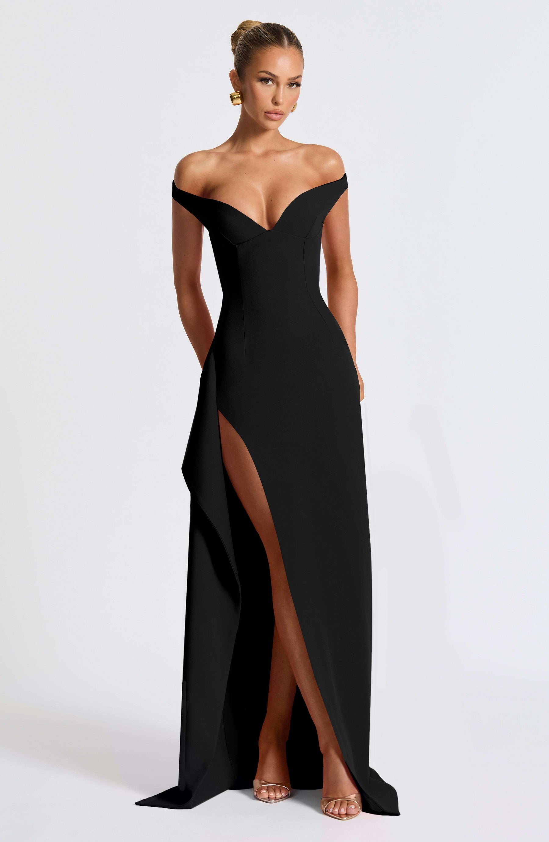 Khalesia Maxi Dress - Black Ryvelle