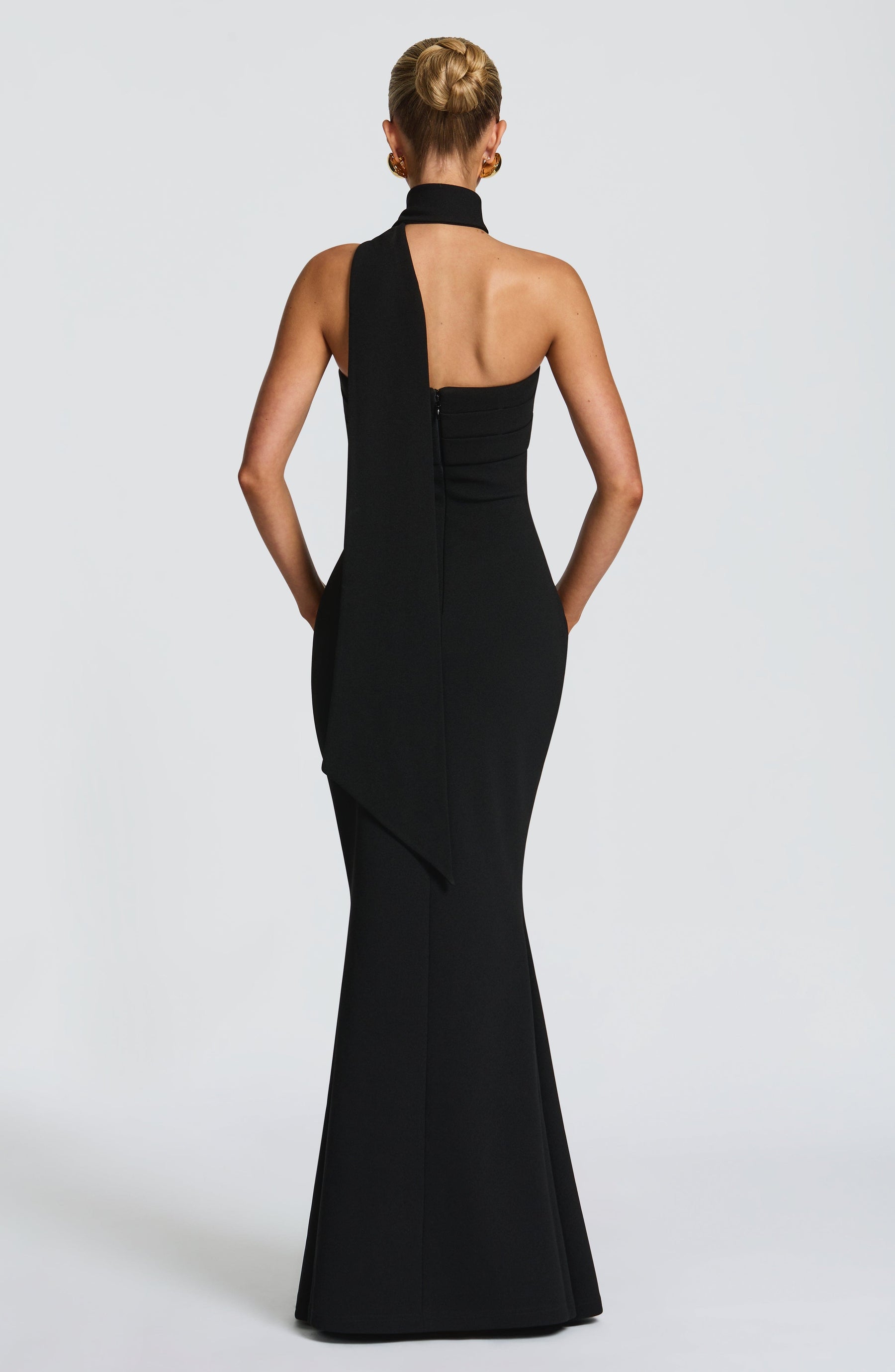 Leura Maxi Dress - Black Ryvelle