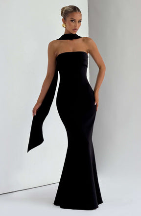 Leura Maxi Dress - Black Ryvelle