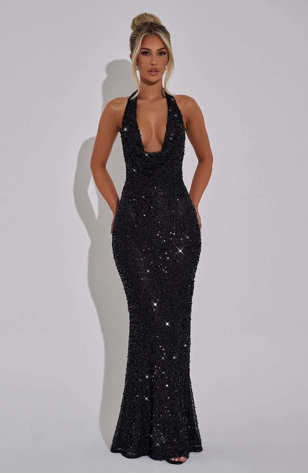 Lorena Maxi Dress - Black Lined Ryvelle