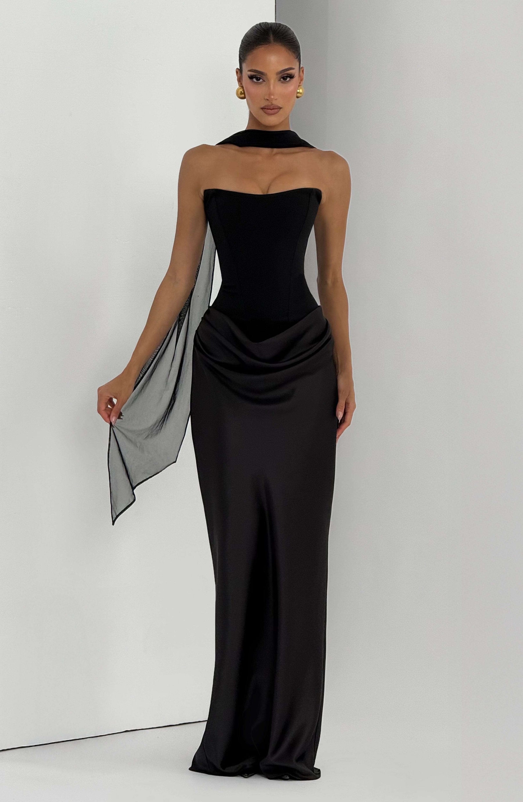 Maggie Maxi Dress - Black Ryvelle