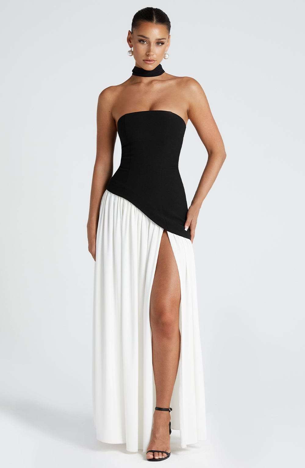 Maliyah Maxi Dress - Black/White Ryvelle