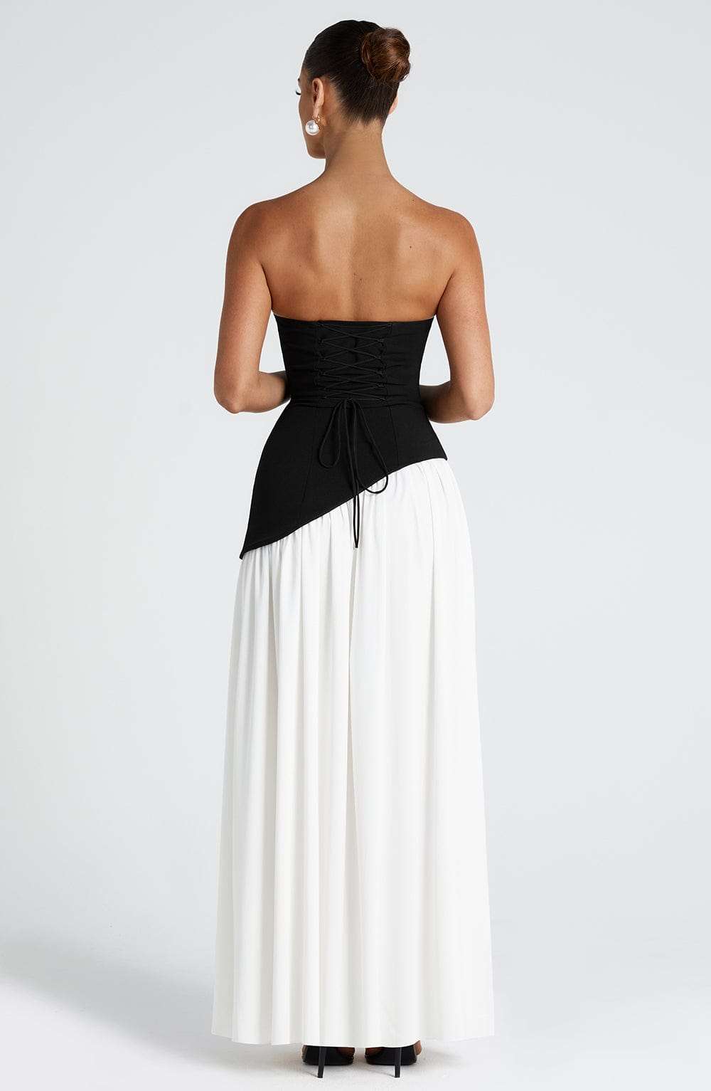 Maliyah Maxi Dress - Black/White Ryvelle