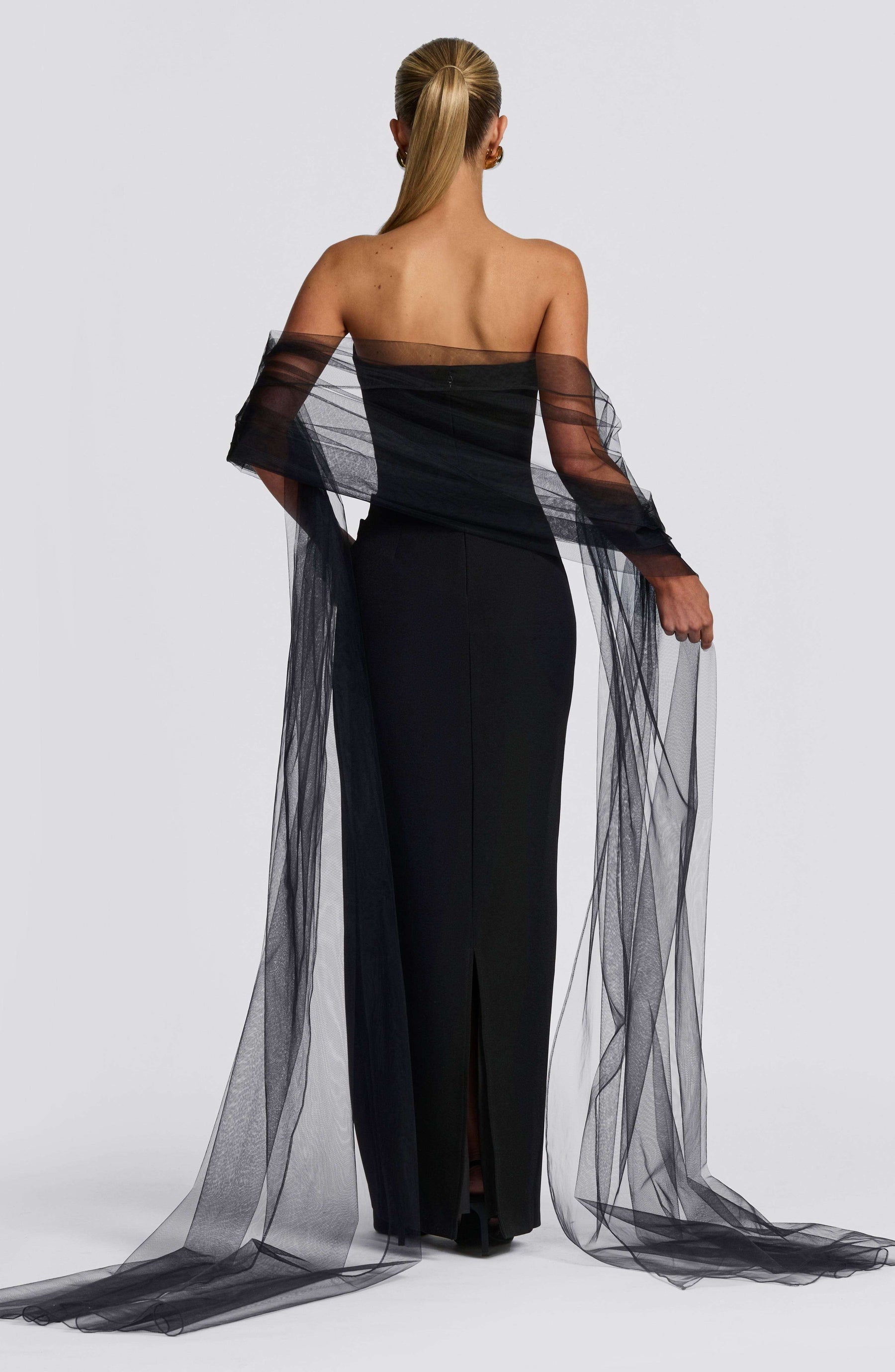 Myrtle Shawl - Black Ryvelle
