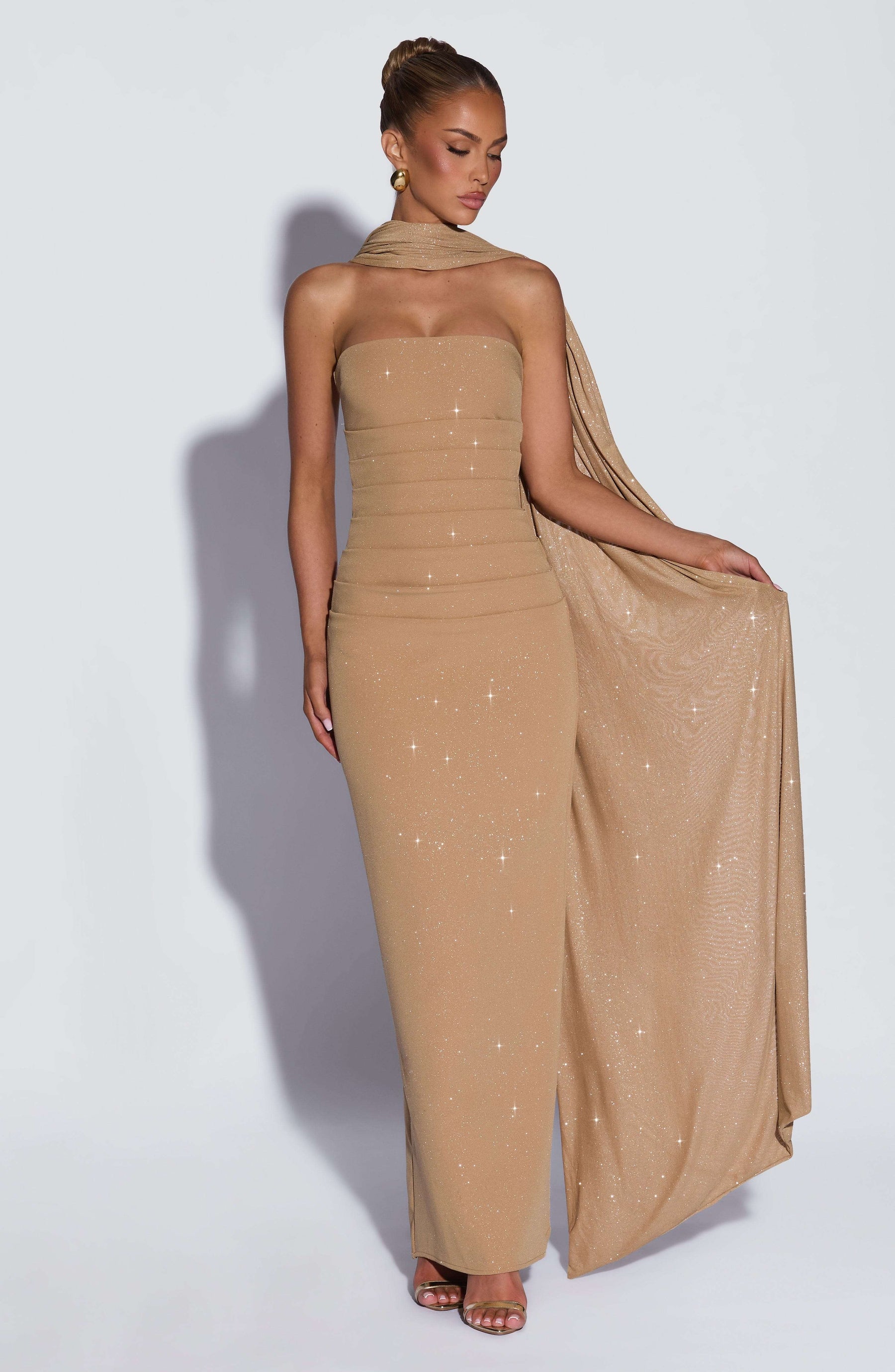 Pandra Maxi Dress - Gold Sparkle Ryvelle