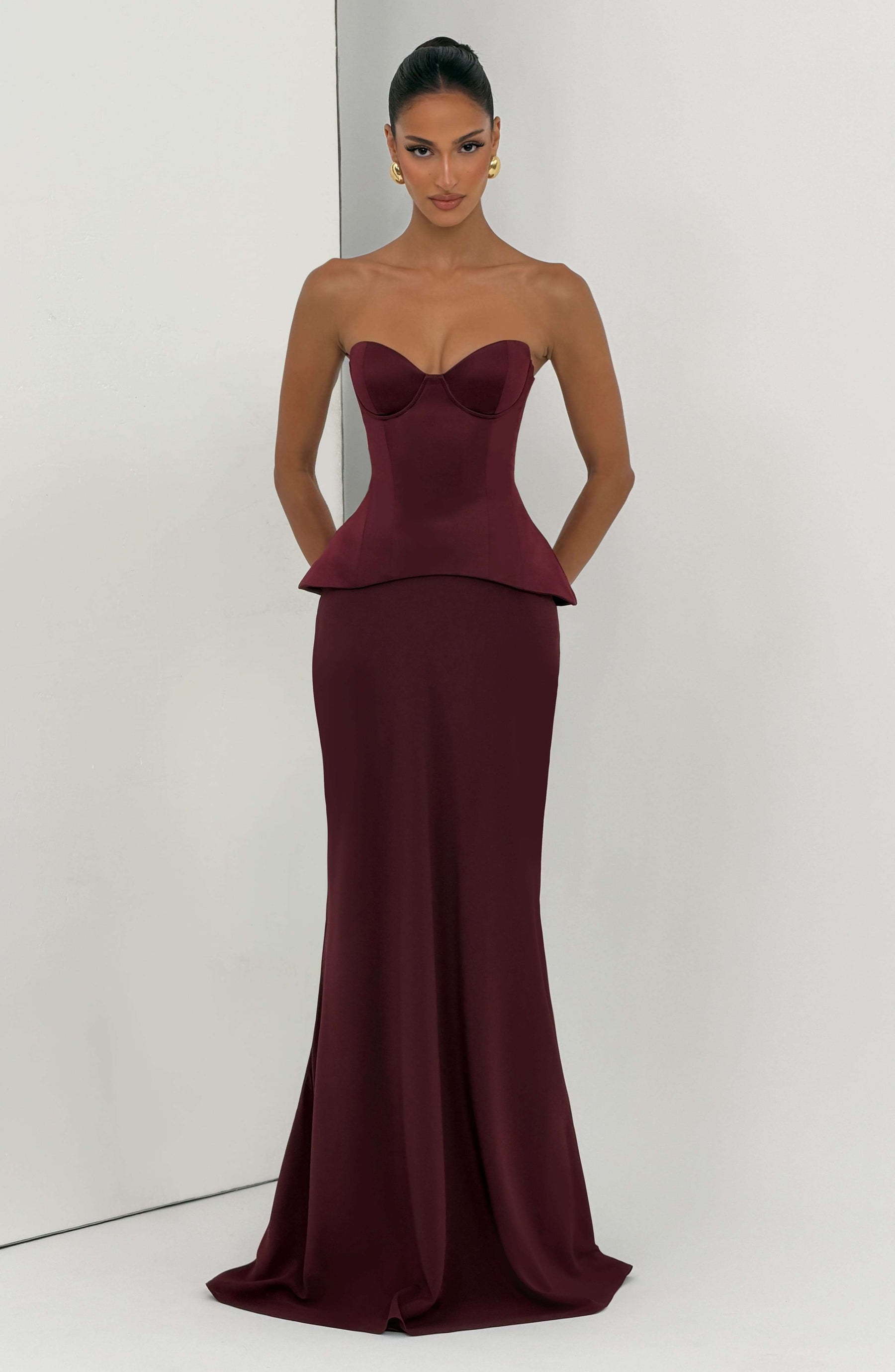 Ravenna Corset - Cherry Lacquer Ryvelle