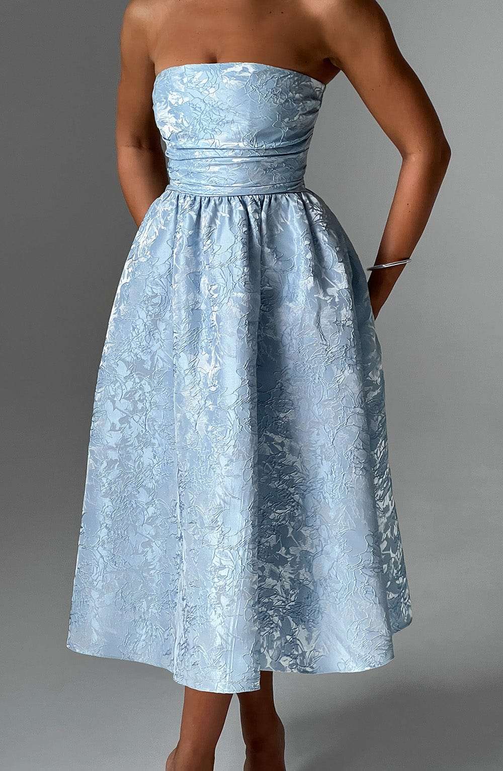 Saoirse Midi Dress - Blue Ryvelle