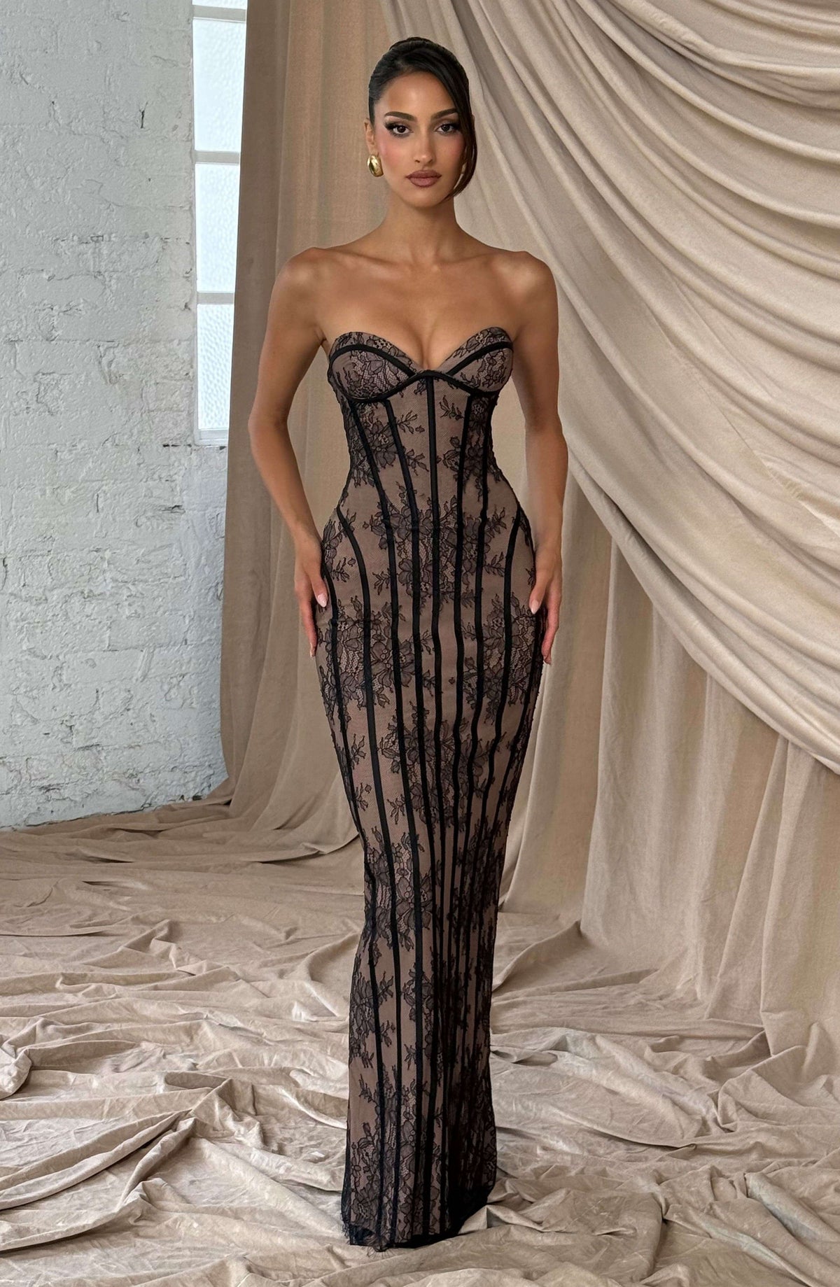 Sian Maxi Dress - Black Ryvelle