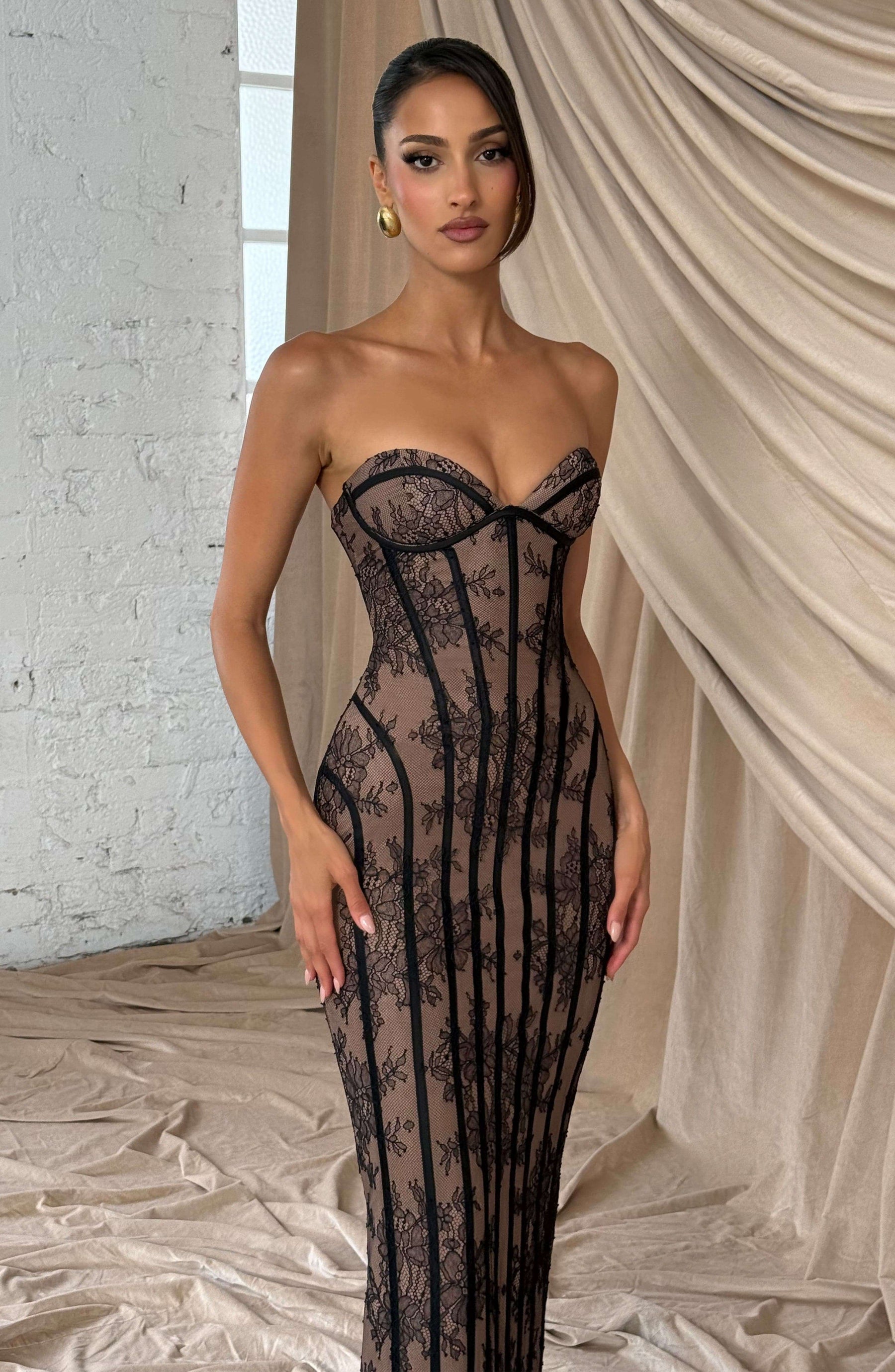 Sian Maxi Dress - Black Ryvelle