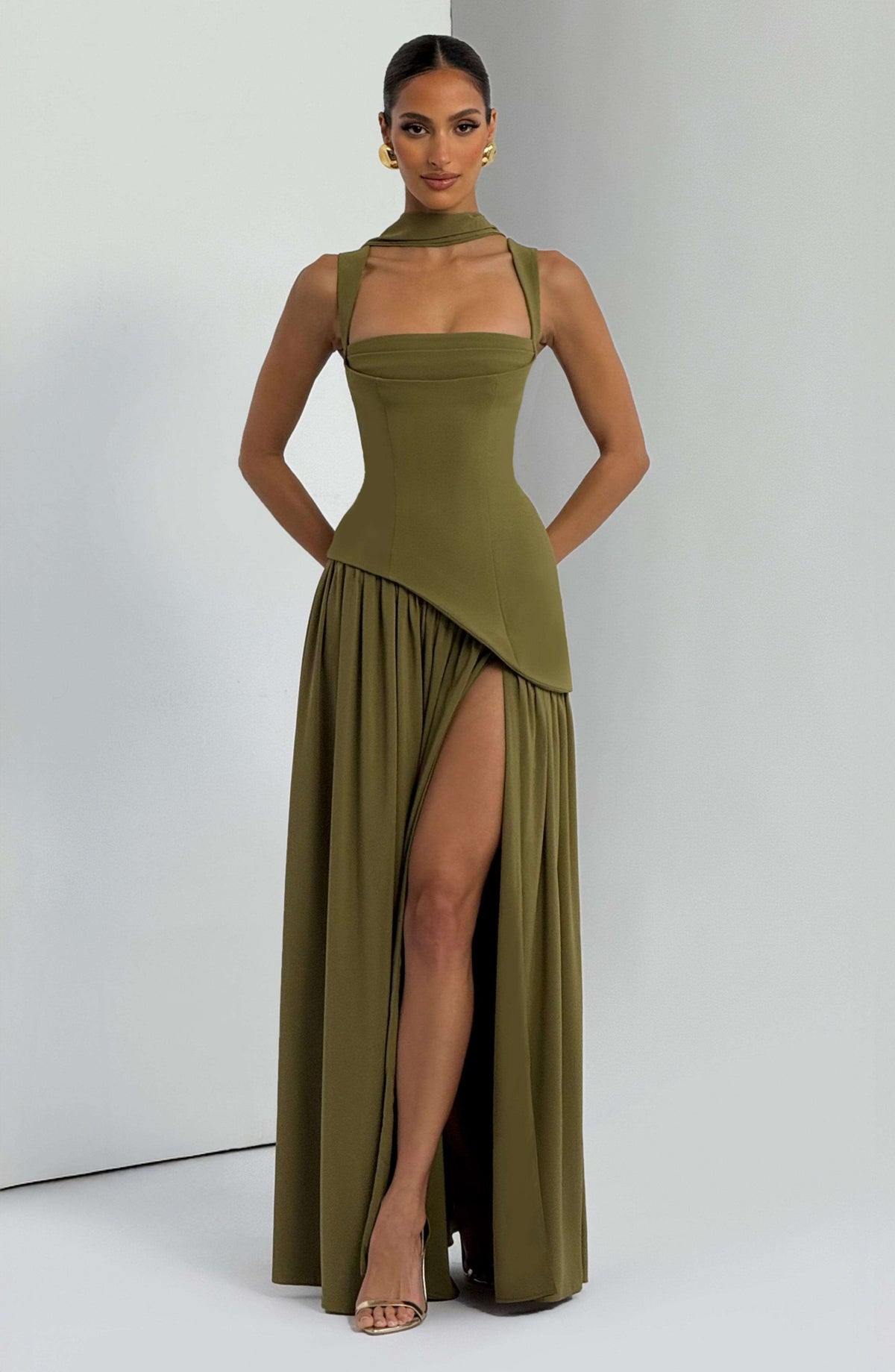 Tullulah Maxi Dress - Deep Olive Ryvelle