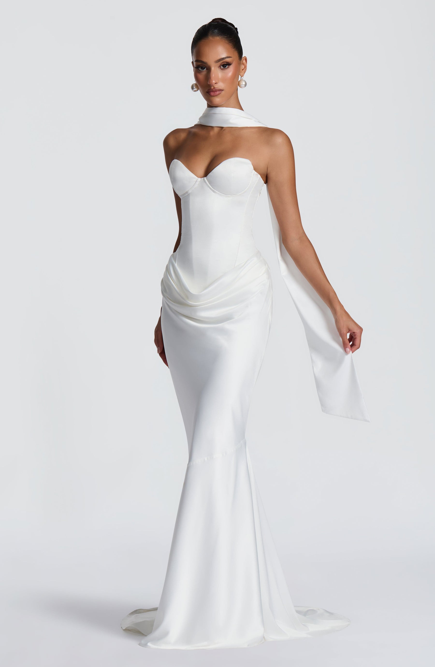 Vaila Gown - Ivory Ryvelle