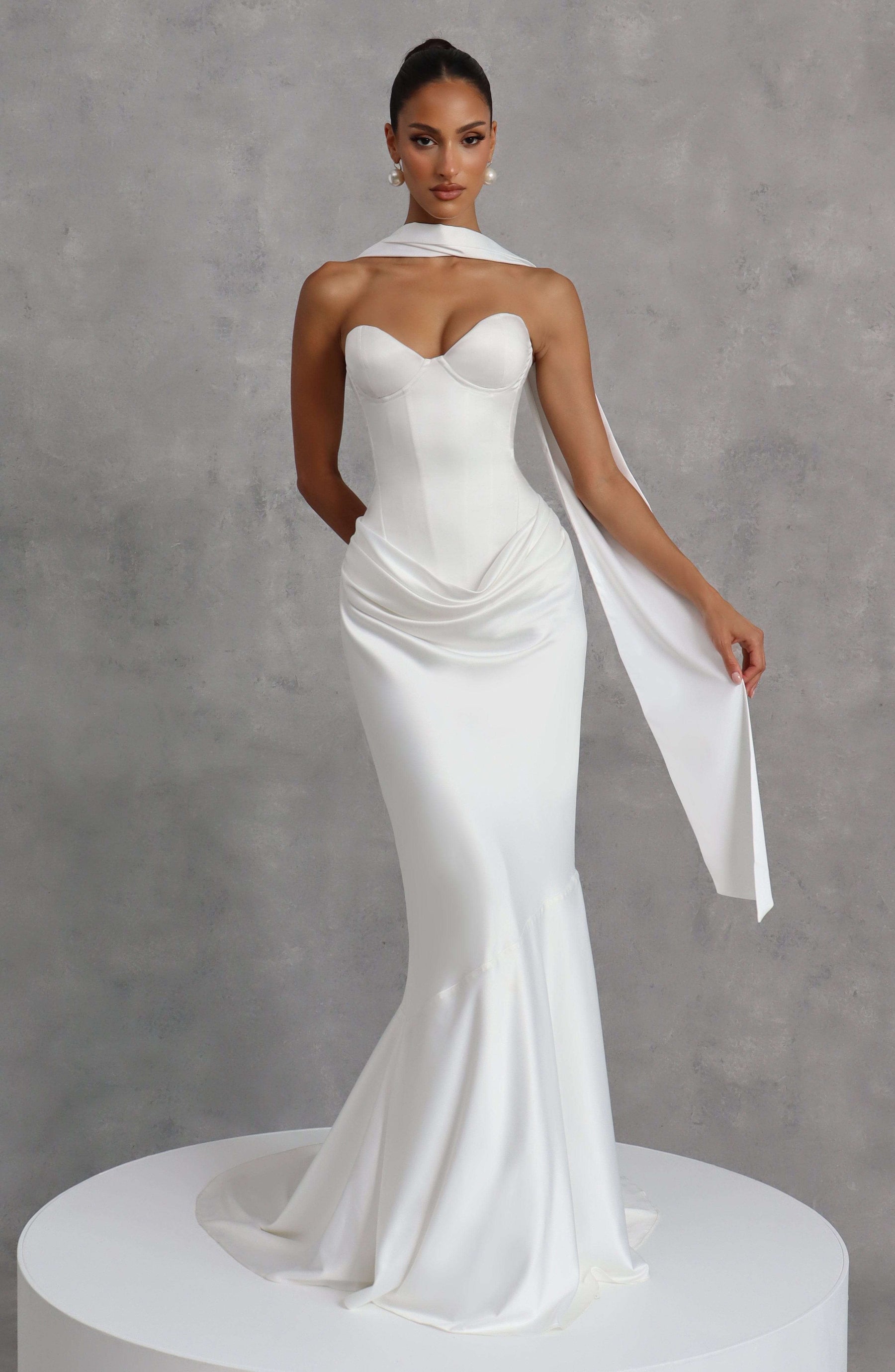 Vaila Gown - Ivory Ryvelle