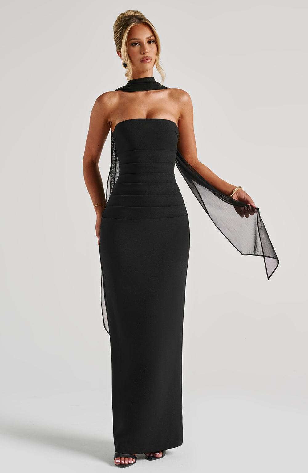Yulia Maxi Dress - Black Ryvelle